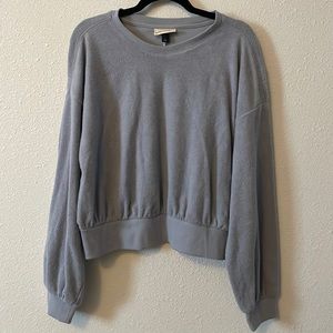UNIVERSAL THREAD pullover sweatshirt. Size large.